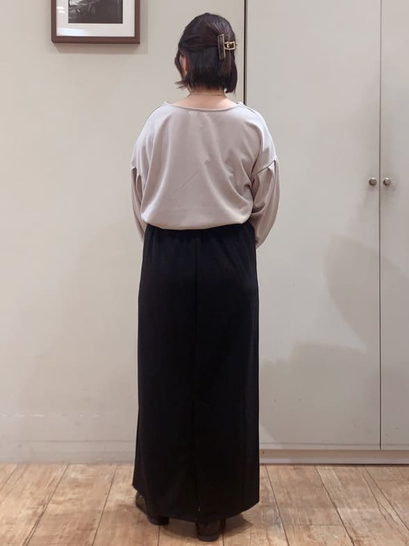 Riranさんの「SHOO･LA･RUE｜【洗濯後しわになりにくい】ポケット付き ナロースカート」を使ったコーディネート