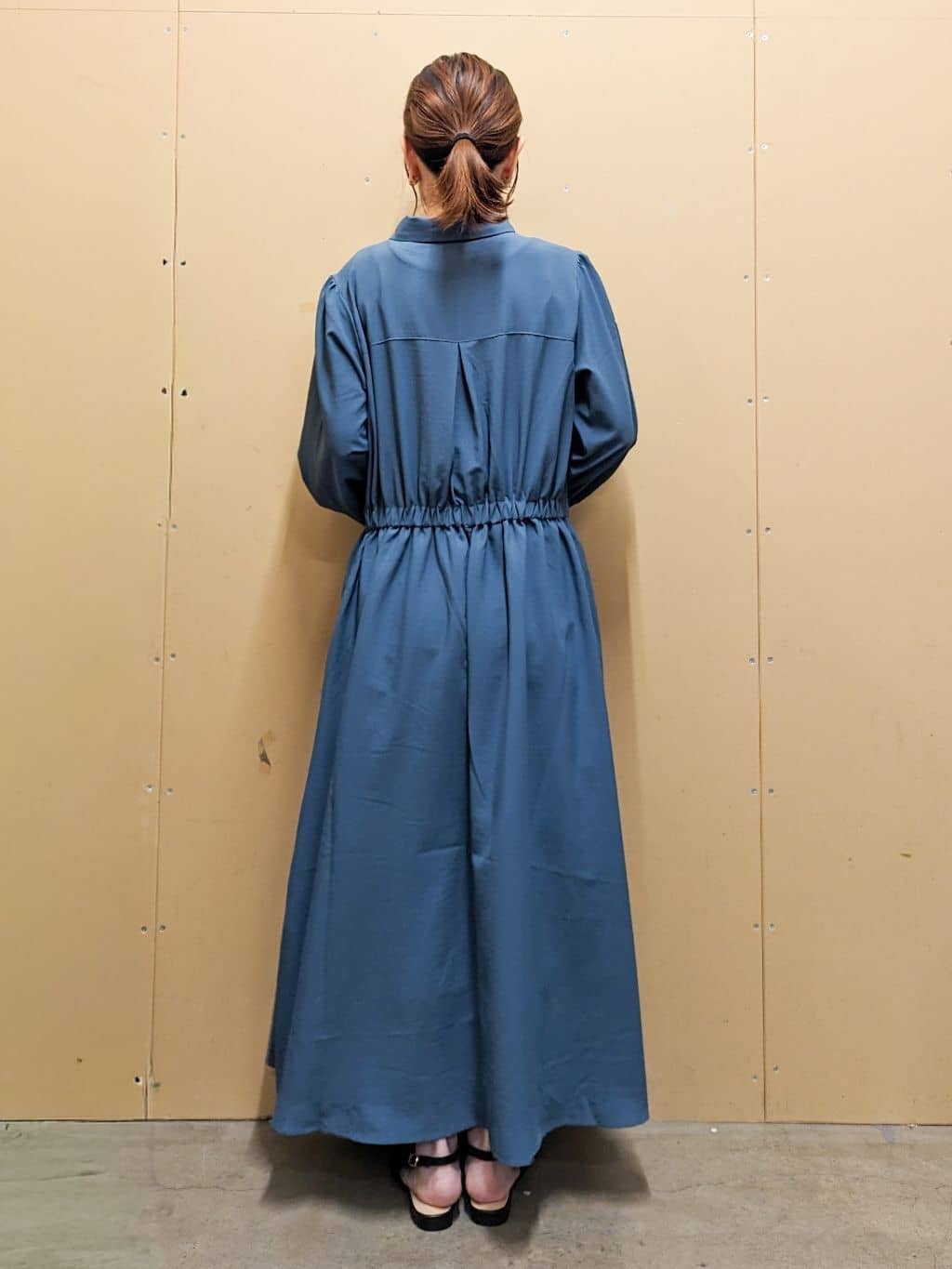  E.Yさんの「THE SHOP TK｜【春まで着られる】フィット＆フレア長袖ワンピース」を使ったコーディネート