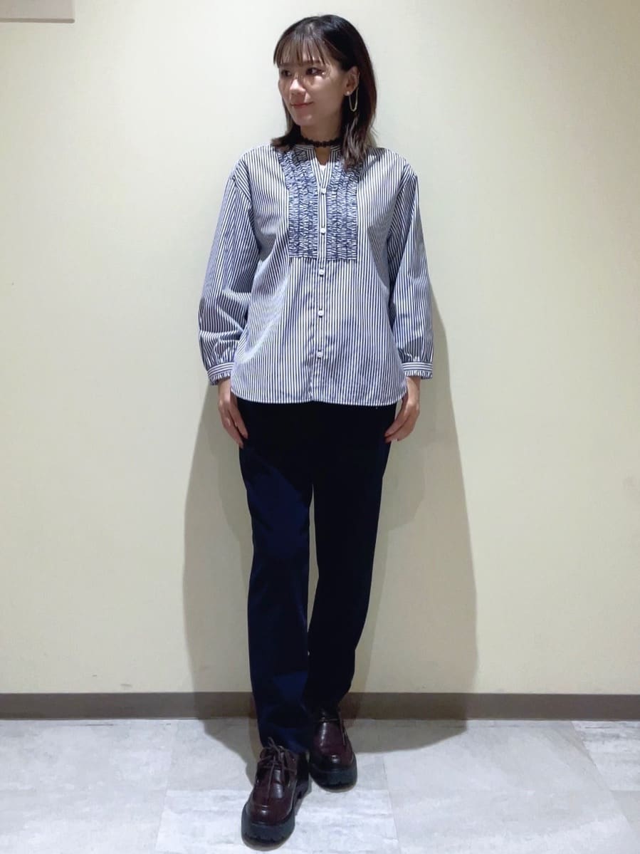 mayutaさんの「INDIVI｜【エアリー素材】ブークレ着流しニットカーディガン」を使ったコーディネート