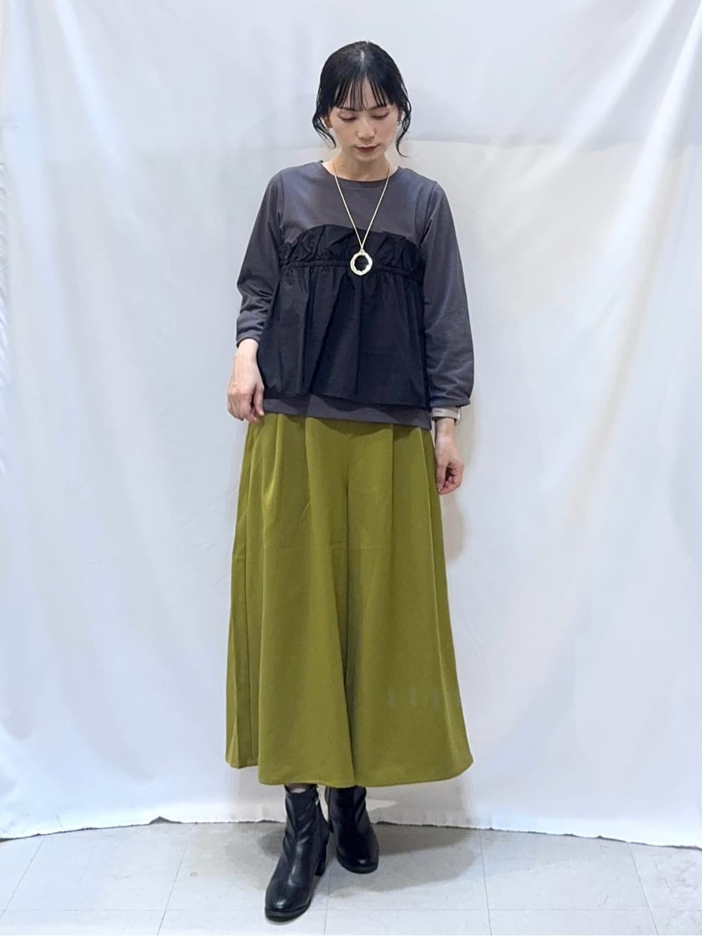 𝐇𝐢𝐫𝐨𝐦𝐢さんの「SHOO･LA･RUE｜【洗濯機可/S-LL】さっと羽織れる 軽量リブブルゾン」を使ったコーディネート
