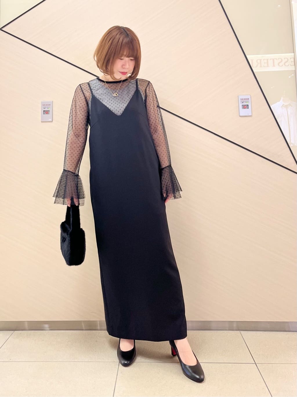 yahataさんの「DRESSTERIOR｜◆コンパクトフェイクファーバッグ」を使ったコーディネート