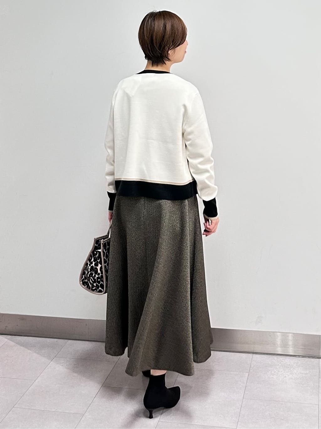 みなこさんの「UNTITLED｜【8色展開／コンパクト丈】レーヨン混 コクーンニット」を使ったコーディネート