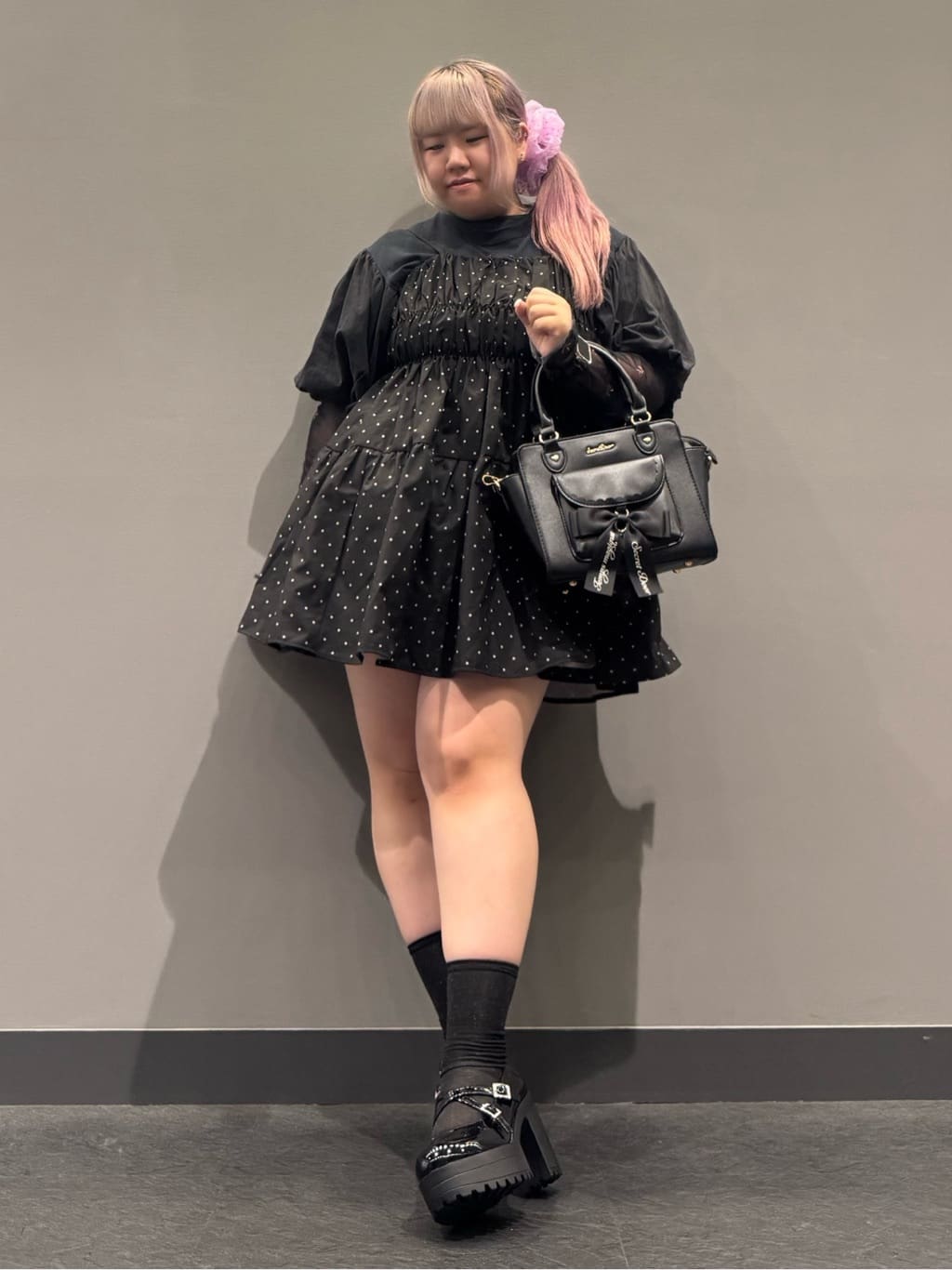 sayakaさんの「ESPERANZA｜厚底キラキラダブルストラップパンプス」を使ったコーディネート