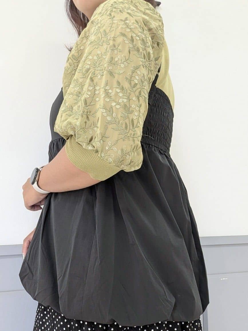 じゃんみなさんの「grove｜【二の腕カバー】繊細さと上品さをまとう袖刺繍プルオーバーニット」を使ったコーディネート