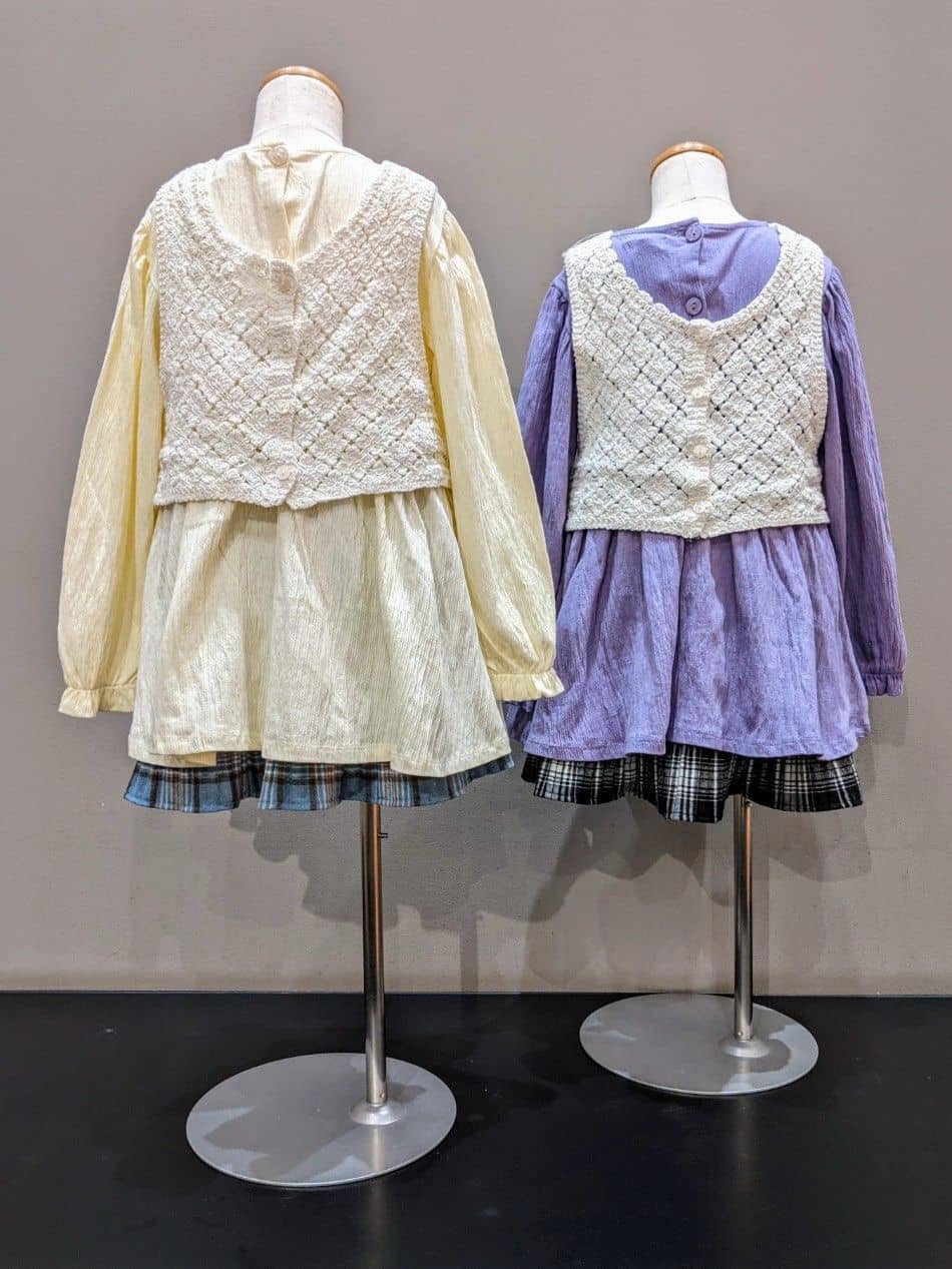 vacheさんの「SHOO･LA･RUE｜【2点セット】カギ編みベスト＋チュニックセット」を使ったコーディネート