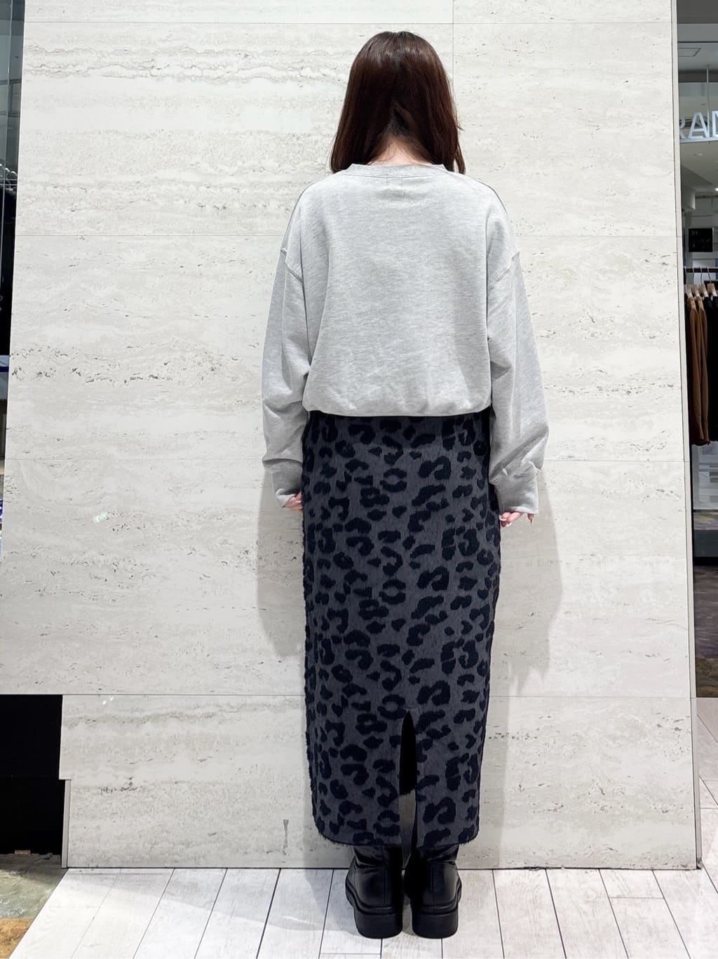 かほさんの「OPAQUE.CLIP｜【2WAY】エナメルワイドスクエアボストンバッグ」を使ったコーディネート