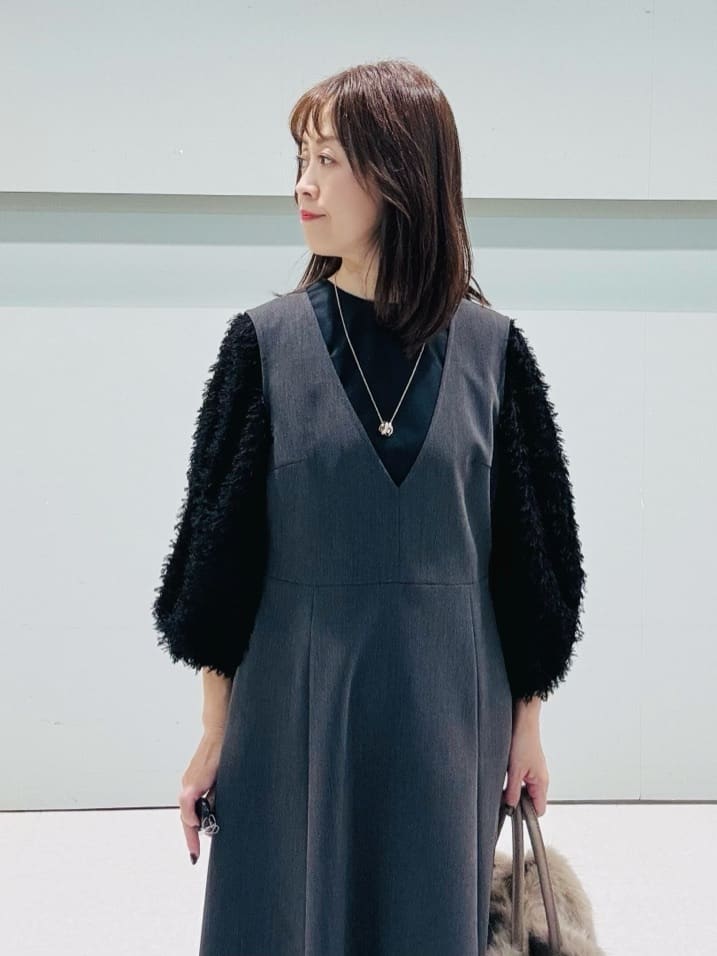 makiさんの「UNTITLED｜【丸首/Tシャツ風/短丈】シャギースリーブ ポンチカットソー」を使ったコーディネート