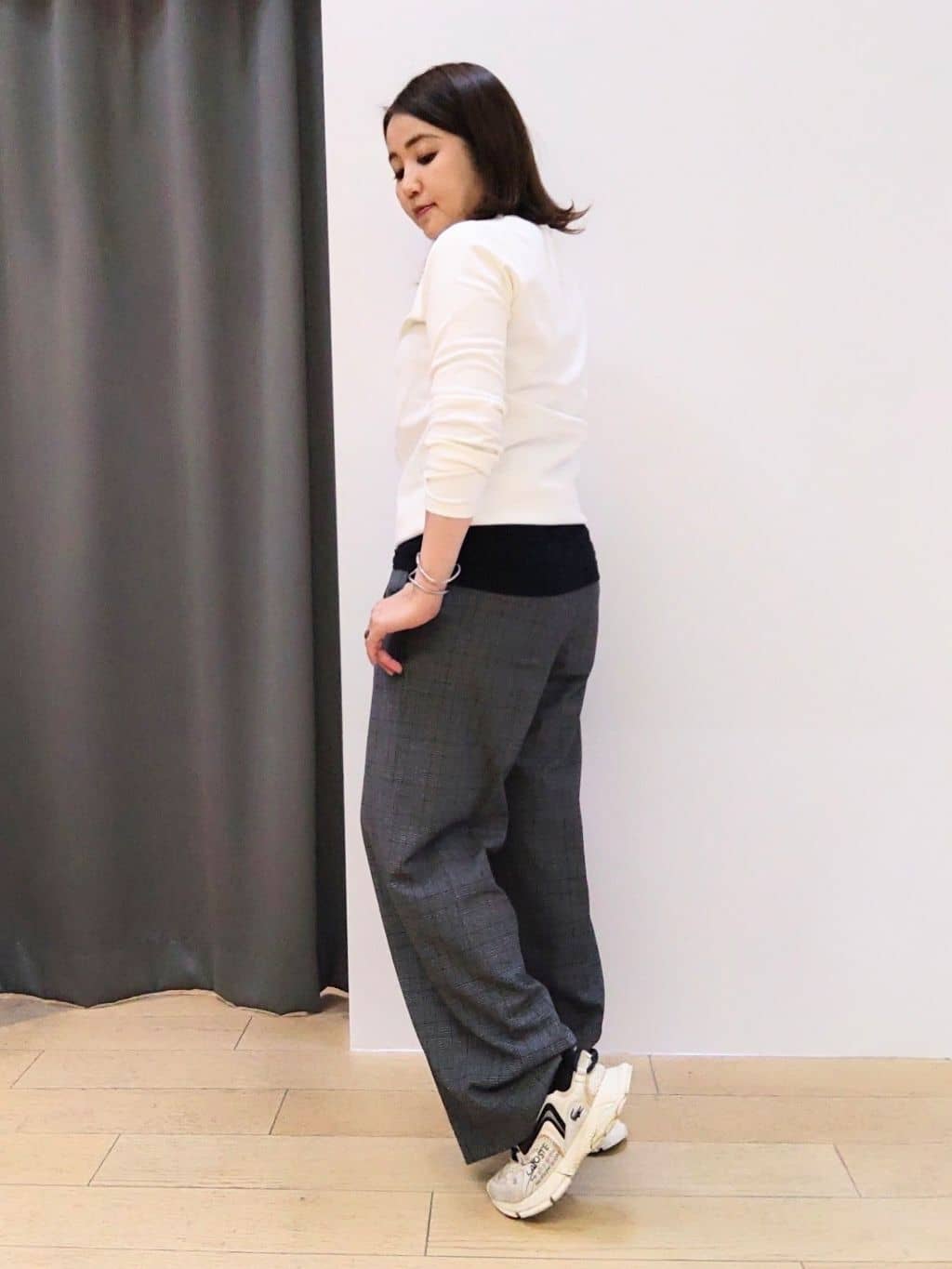 nacoさんの「INDIVI｜【洗える】Vネックコンパクトニット」を使ったコーディネート