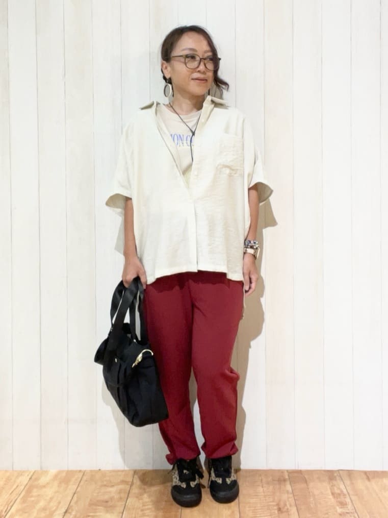 豆さんの「SHOO･LA･RUE｜【洗える/S-LL/5分袖】1枚でも羽織としても。さらさらドレープシャツ」を使ったコーディネート