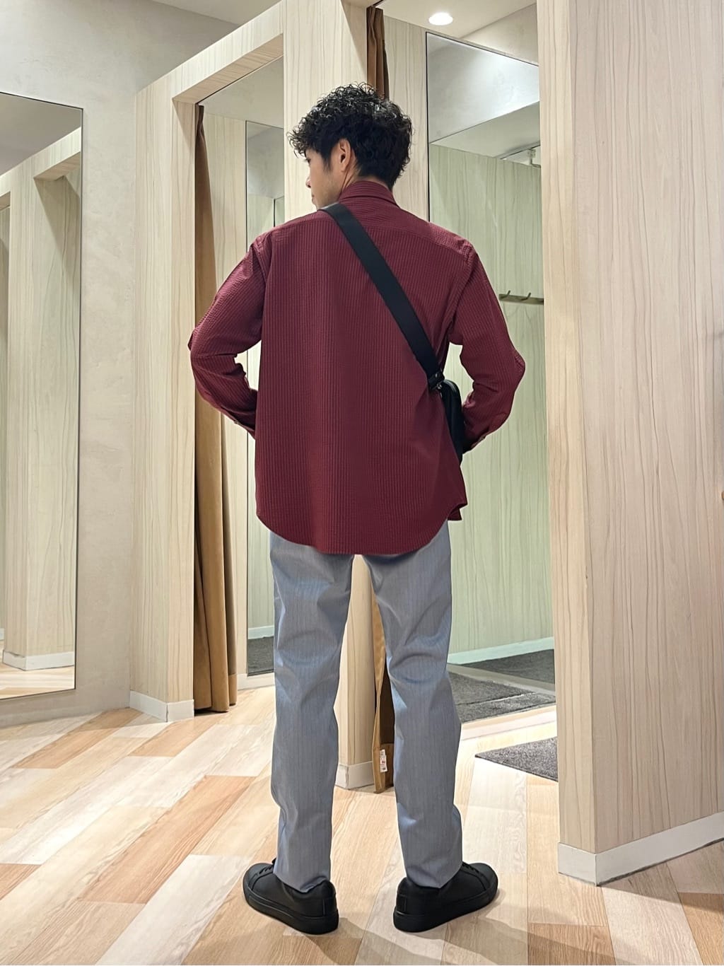 URAさんの「TAKEO KIKUCHI｜【全7サイズ&times;8色展開！】トップマルチヘリンボン パンツ」を使ったコーディネート