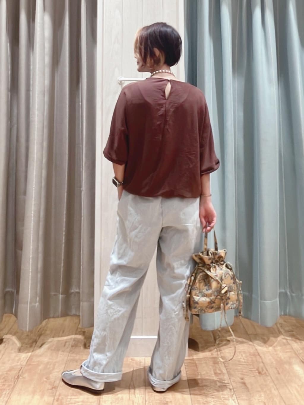 aaamiさんの「SHOO･LA･RUE｜【洗濯後しわになりにくい】さらっとタッチの 5分袖ドルマンブラウス」を使ったコーディネート