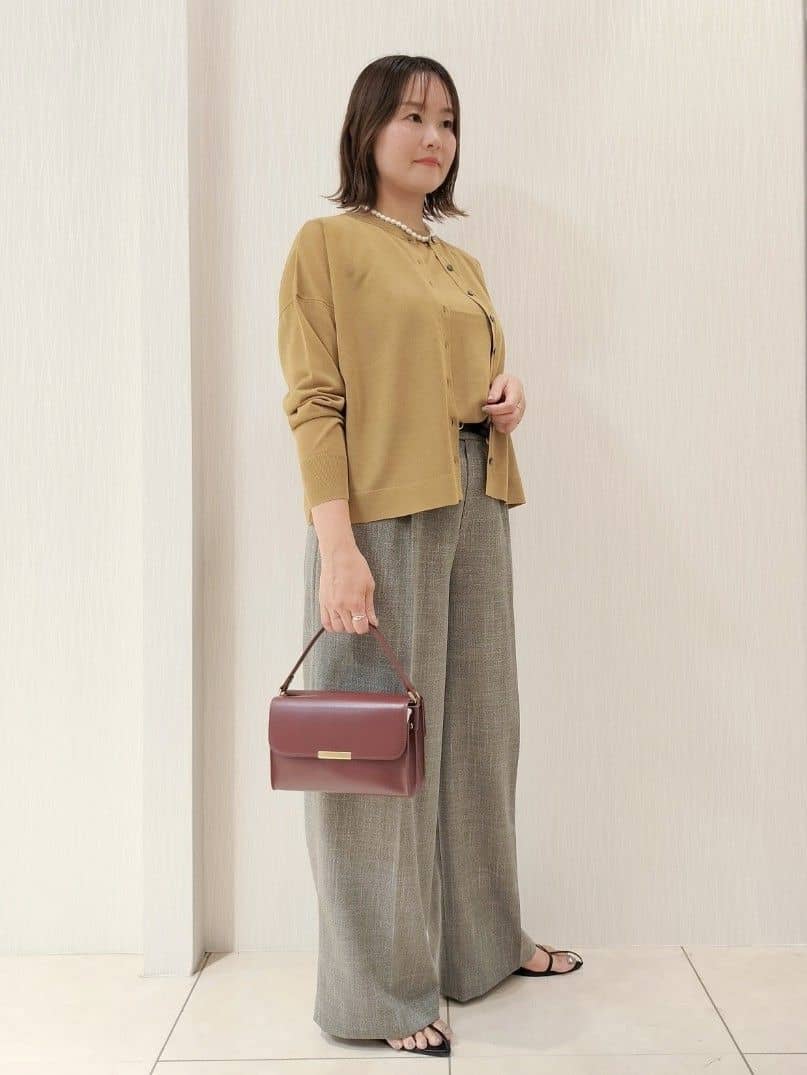 naokoさんの「UNTITLED｜【アンサンブル可/洗える】シアーノースリーブ プルオーバー」を使ったコーディネート