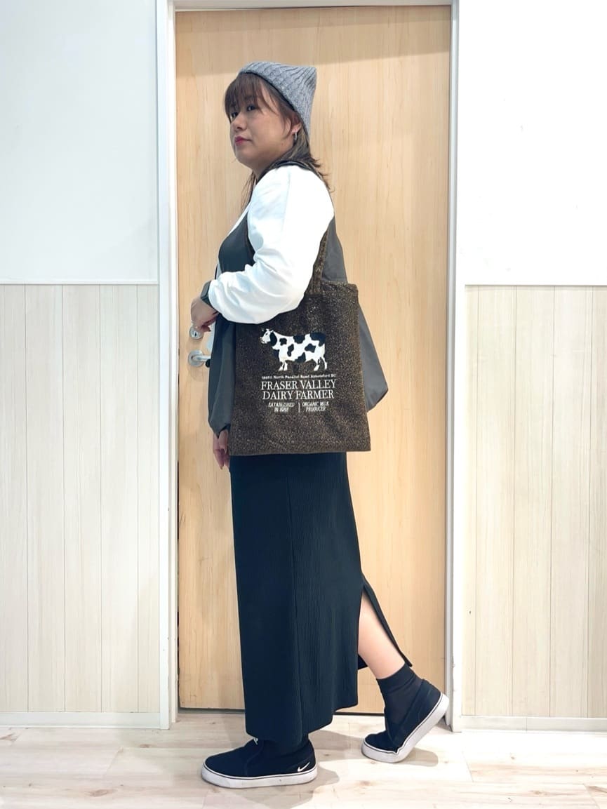 TUMU-TUMUさんの「SHOO･LA･RUE｜グラフィックアソート BIGロンT」を使ったコーディネート
