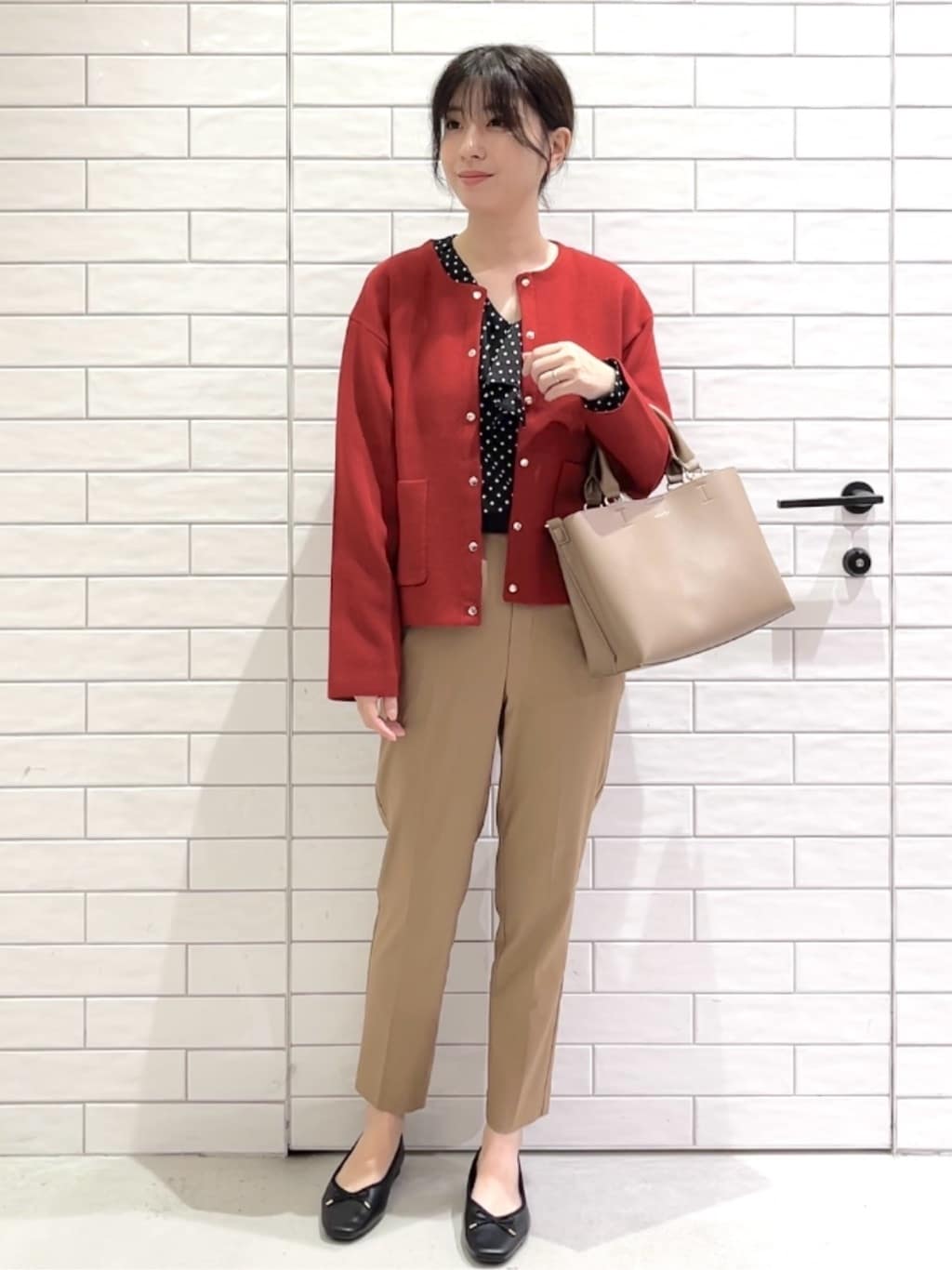 しおりさんの「OPAQUE.CLIP｜《SS-LLサイズ》ハイストレッチイージースティックパンツ【洗濯機洗い可】」を使ったコーディネート