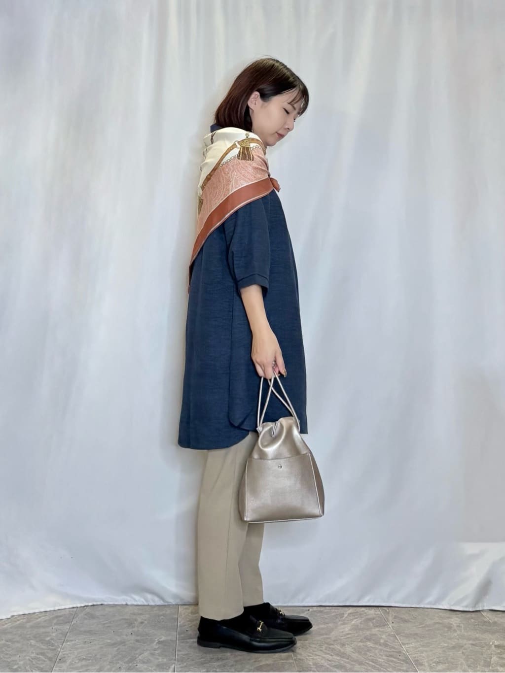 ネリさんの「SHOO･LA･RUE｜【S-LL/体型カバー】さらっとしたタッチが魅力 デニムライクチュニック」を使ったコーディネート