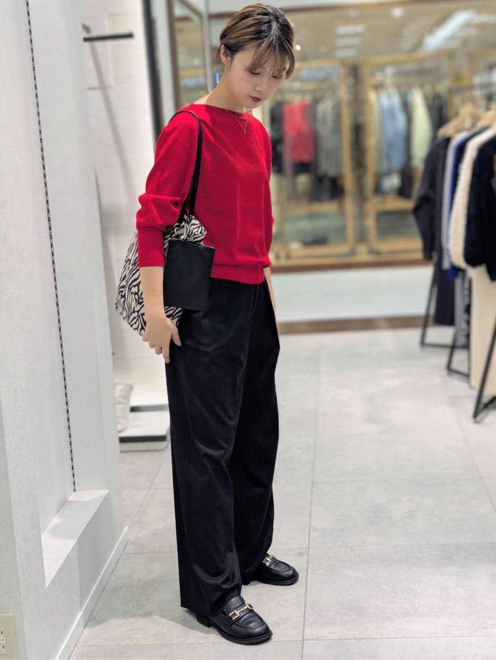 nonoさんの「UNTITLED｜【アンサンブル可/洗える】シルクウールカシミヤ ドルマンスリーブニット」を使ったコーディネート