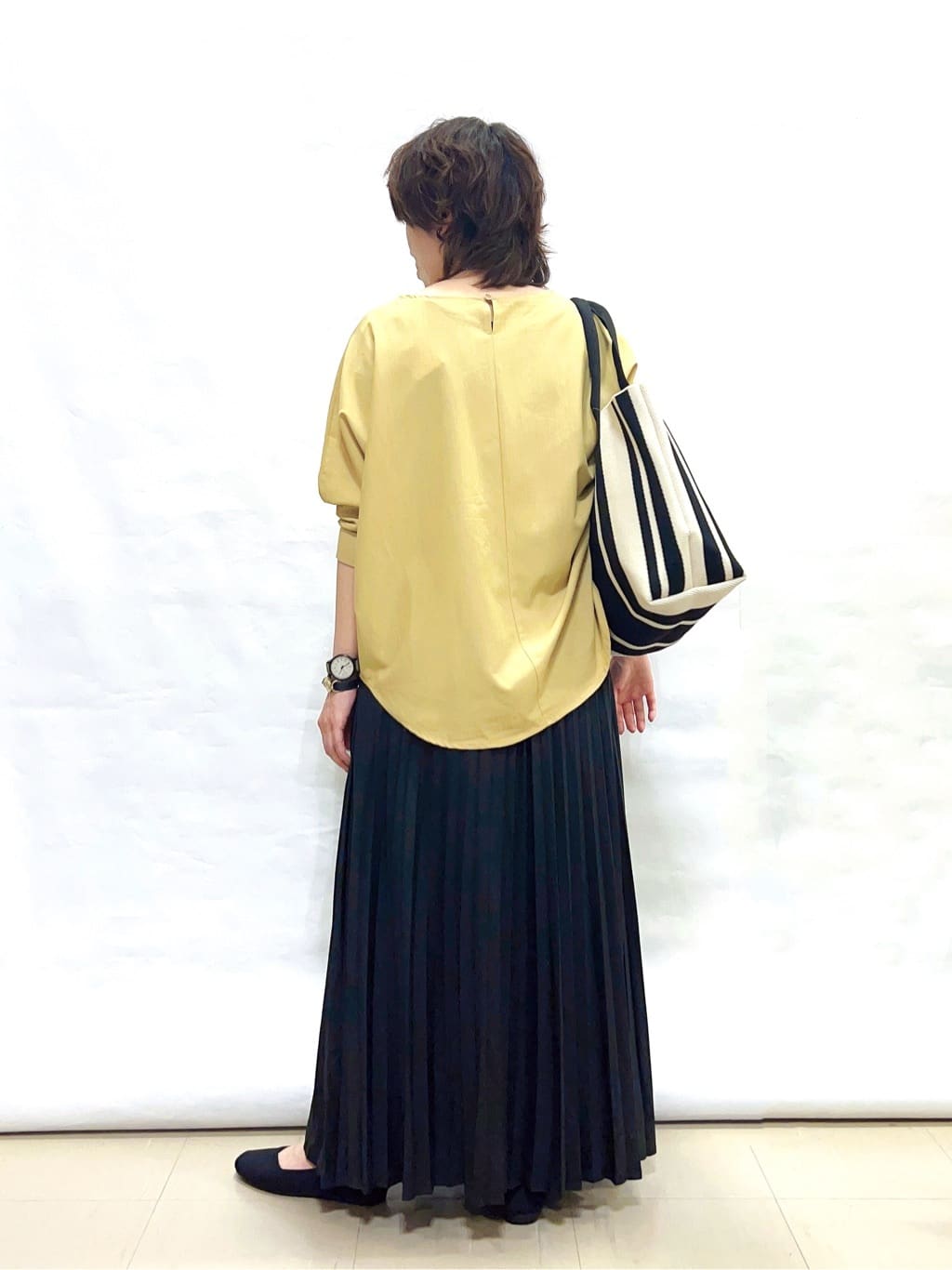 まっつんさんの「SHOO･LA･RUE｜【高レビュー/洗濯後しわになりにくい】1枚でサマ見え 8分袖ドルマンブラウス」を使ったコーディネート