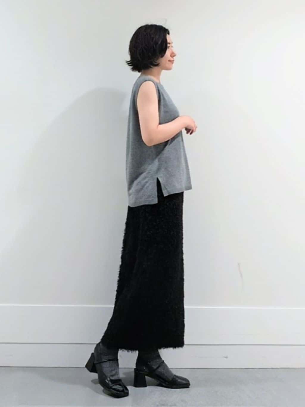 ミズタさんの「UNTITLED｜【アンサンブル可/洗える】シアーノースリーブ プルオーバー」を使ったコーディネート