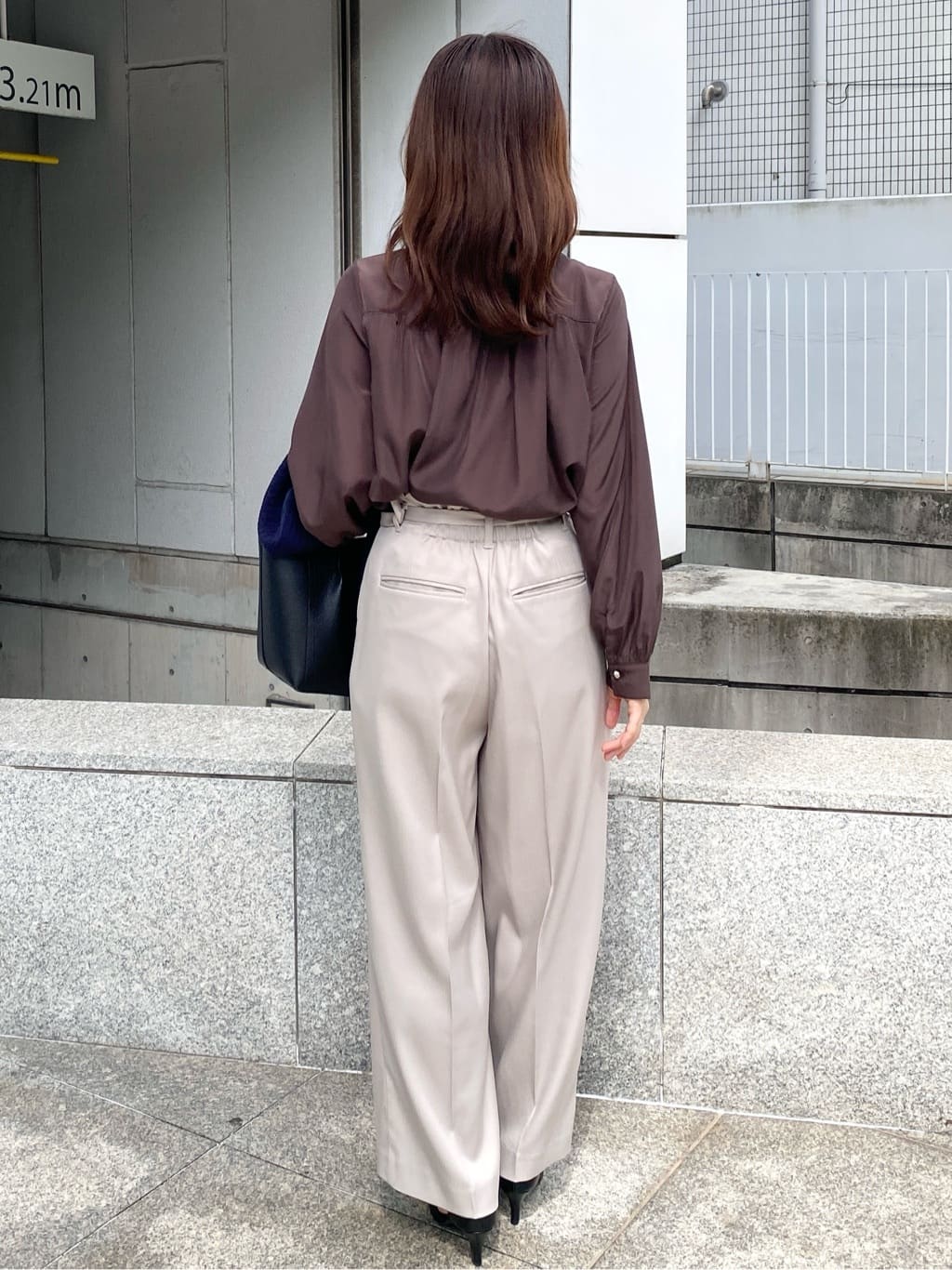 みさかさんの「index｜サテンバンドカラーブラウス【洗濯機OK／イージーアイロン】」を使ったコーディネート