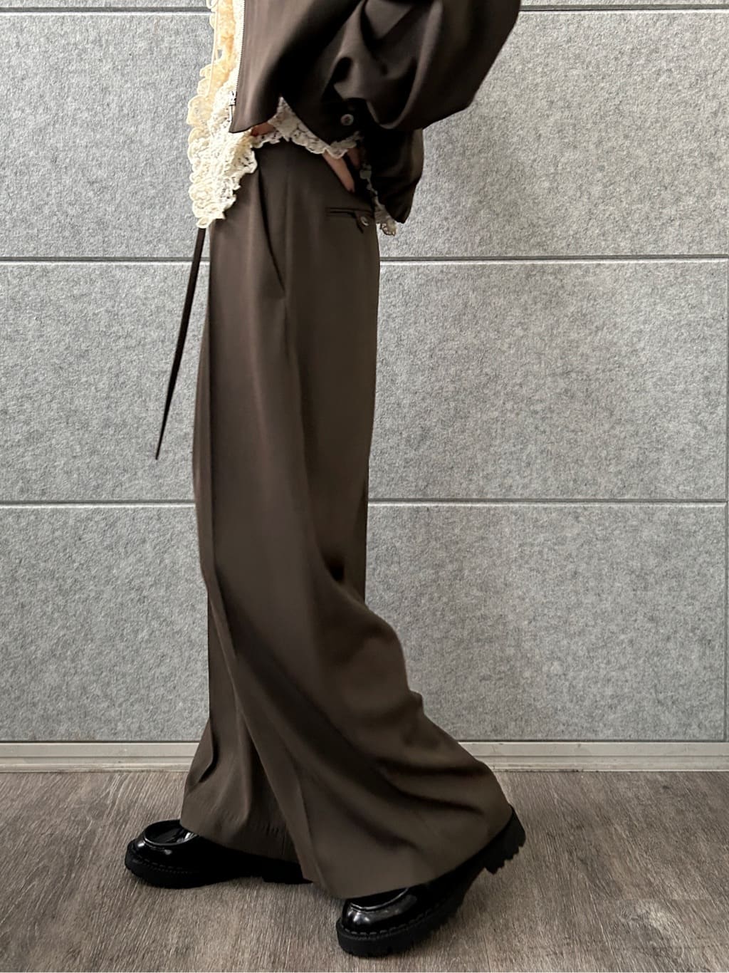 harunaさんの「CODE A｜urban tailor wide trousers」を使ったコーディネート
