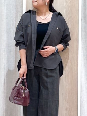 naoさんの「grove｜【カセット服/選べる着丈】洗濯機で洗えるオーバーシャツ」を使ったコーディネート
