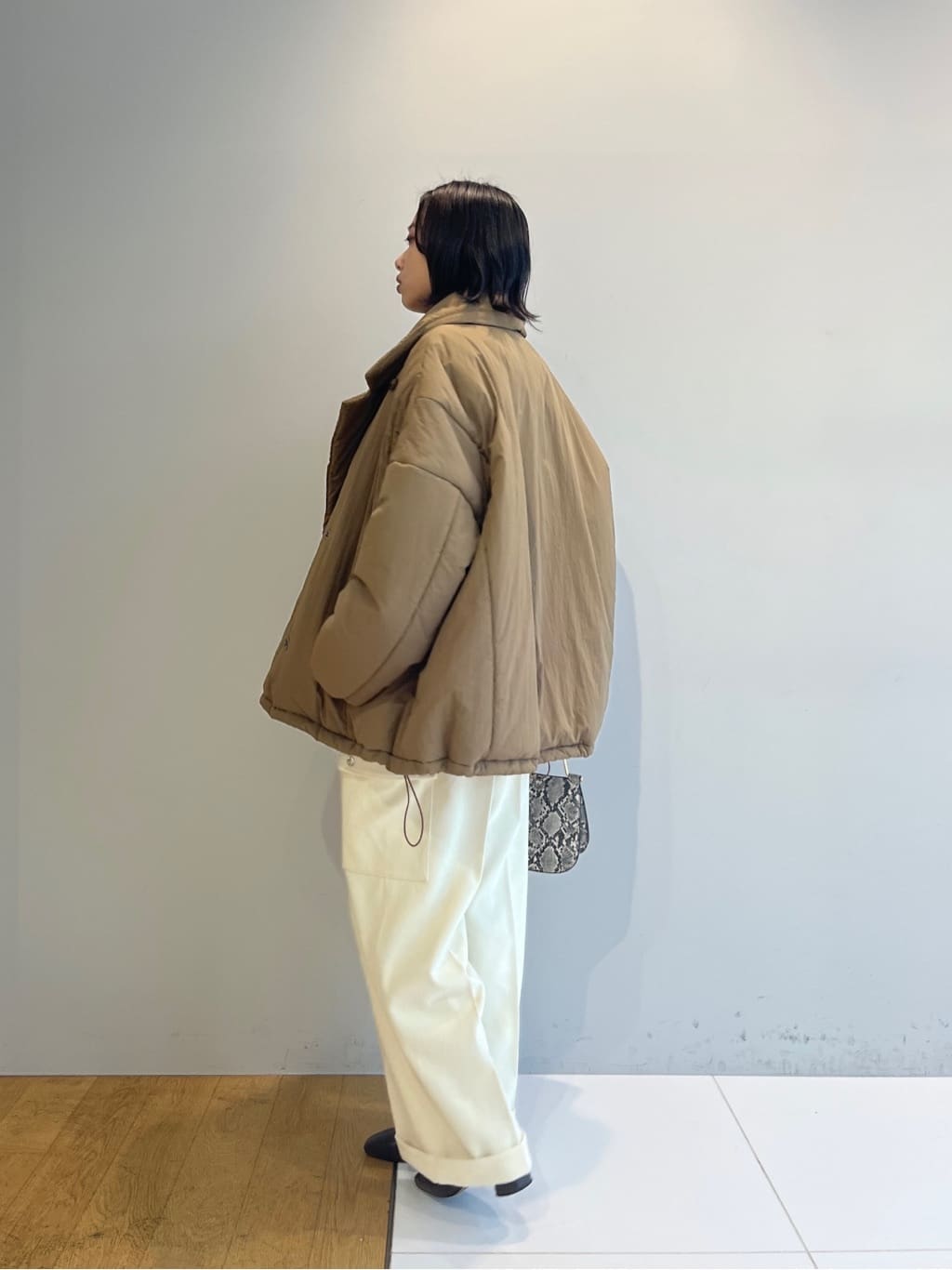 Harukaさんの「INDIVI｜【再入荷】パネルストレッチショートブーツ」を使ったコーディネート