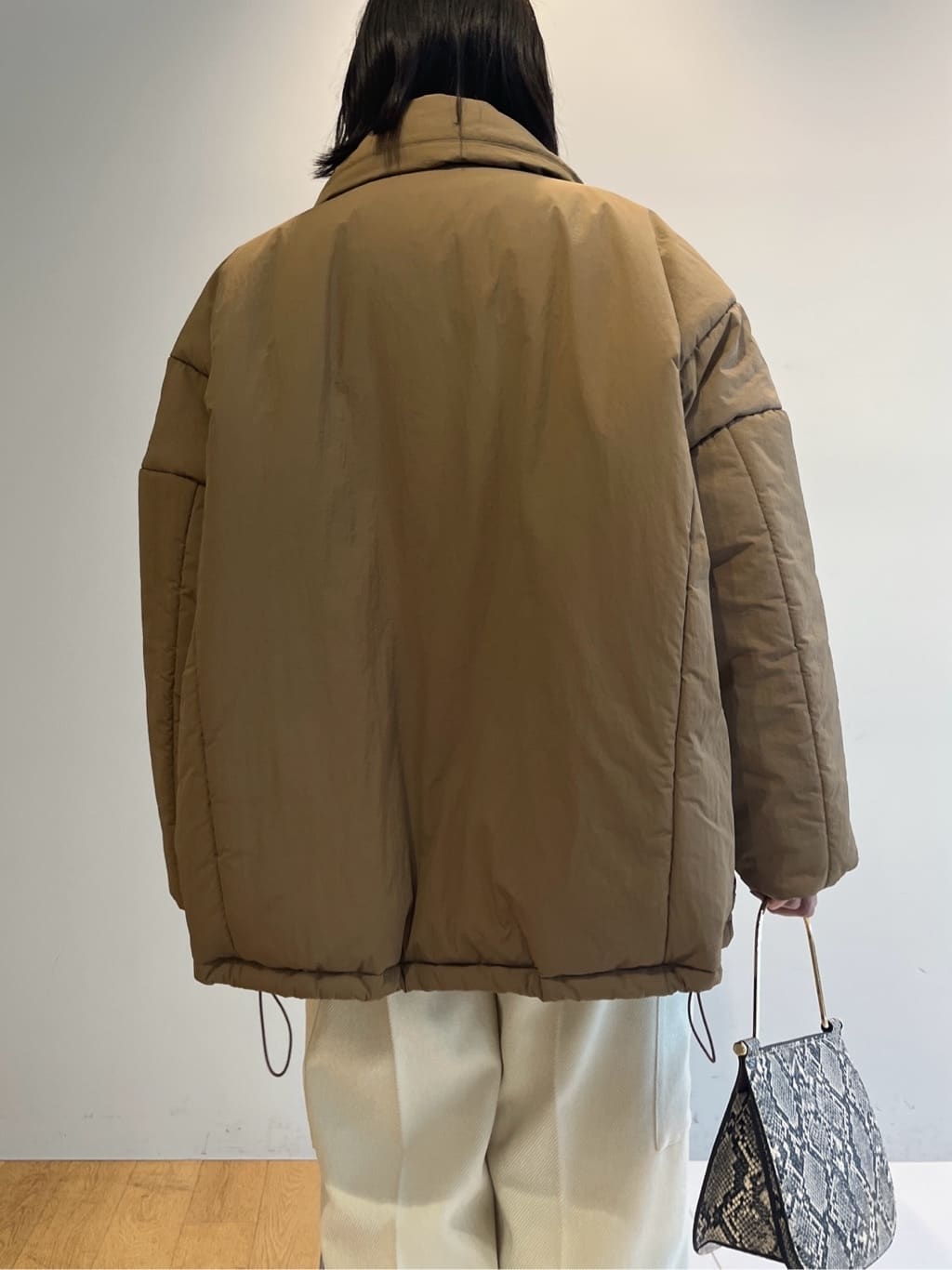 Harukaさんの「INDIVI｜【再入荷】パネルストレッチショートブーツ」を使ったコーディネート