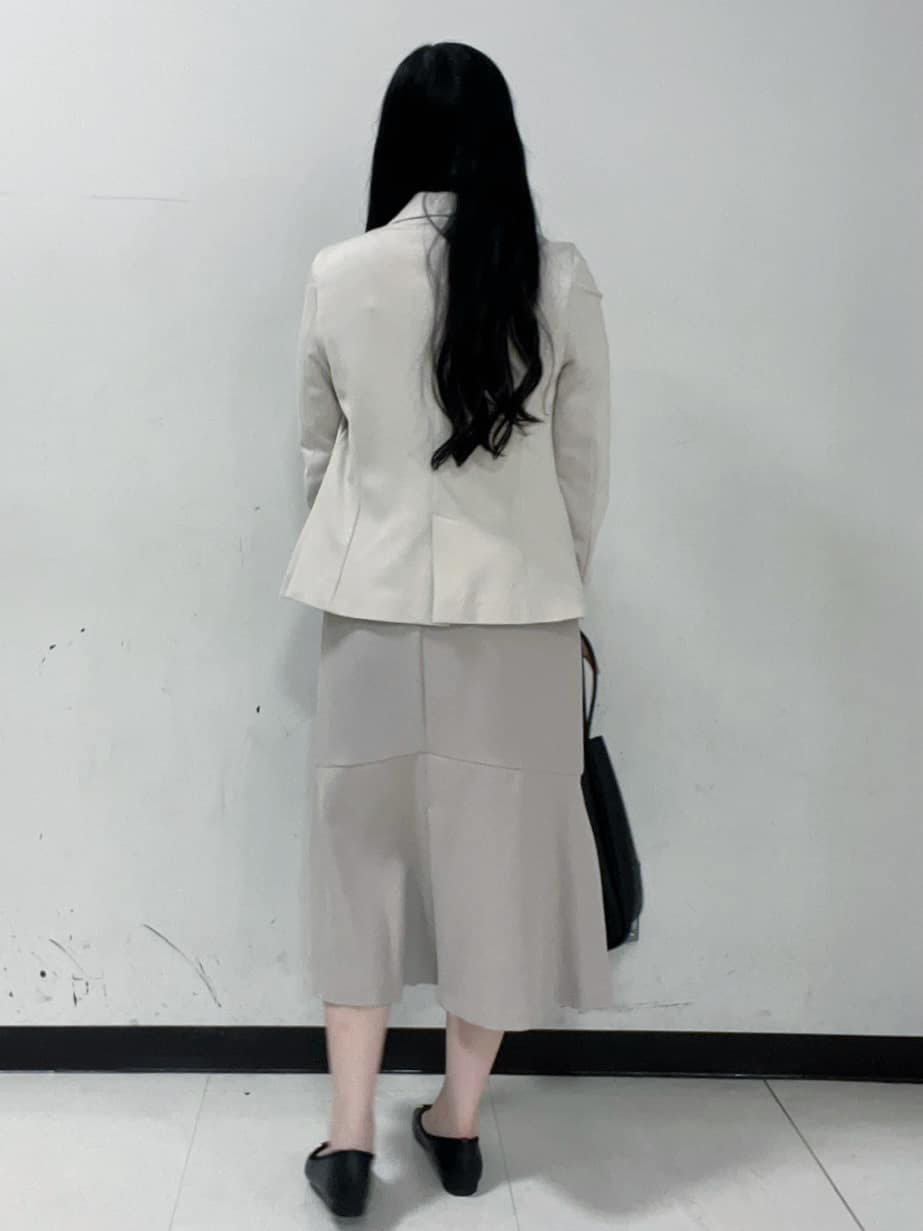 Hitomiさんの「index｜《5色展開／XS-LLサイズ》ストレッチテーラードジャケット／セットアップ対応【イージーアイロン】」を使ったコーディネート