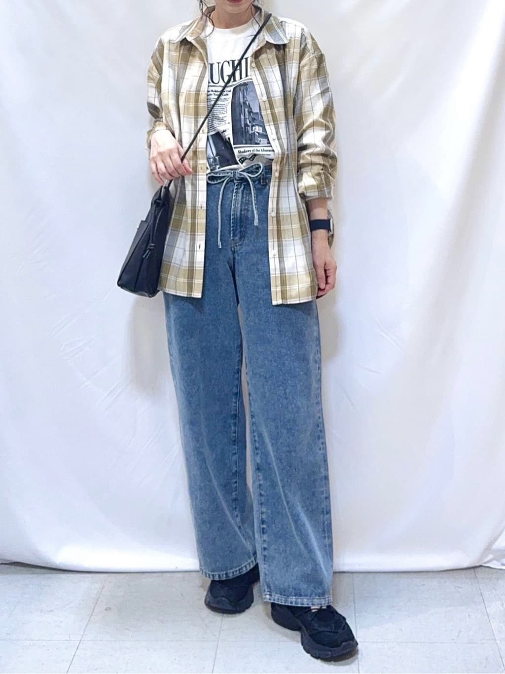 𝐇𝐢𝐫𝐨𝐦𝐢さんの「SHOO･LA･RUE｜【洗濯機可/S-LL】程よい抜け感 大人のチェックシャツ」を使ったコーディネート