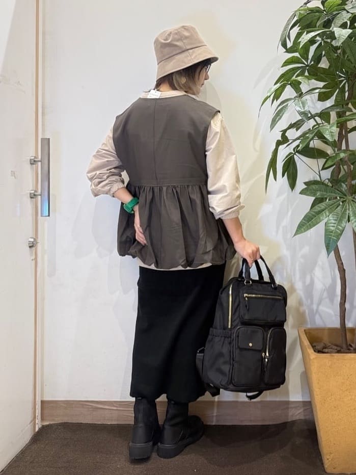 misakiさんの「SHOO･LA･RUE｜【S-LL】美シルエット 裾バルーンシルエットジレ」を使ったコーディネート