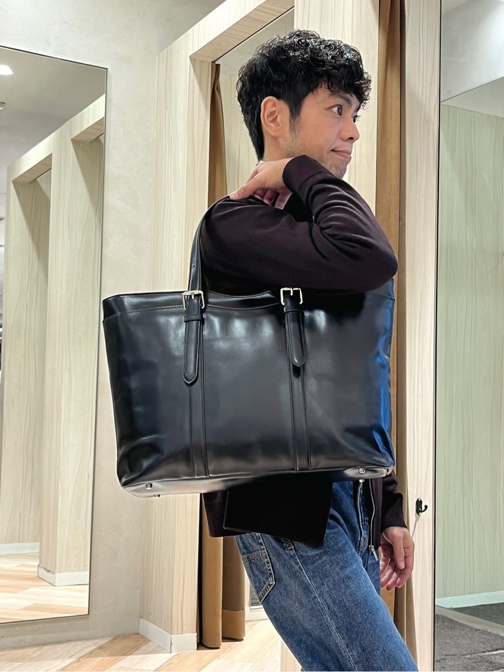 URAさんの「TAKEO KIKUCHI｜アンチピリング ジップアップ ニット」を使ったコーディネート