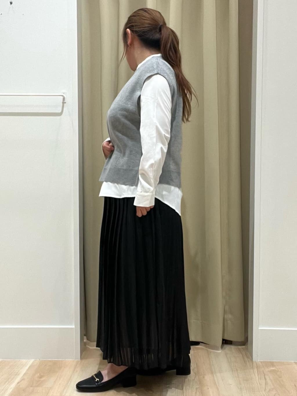 たまさんの「grove｜ニットベスト&times;シャツセット」を使ったコーディネート