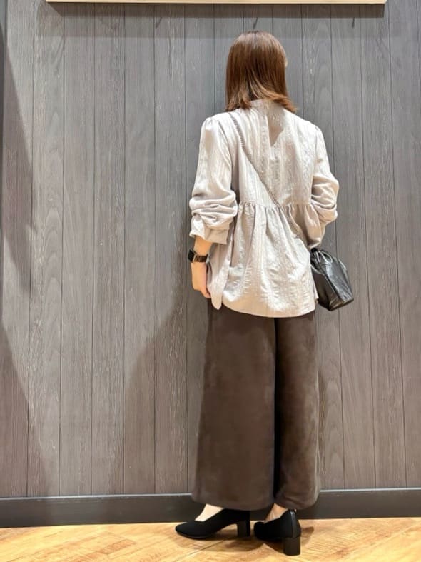 meiさんの「SHOO･LA･RUE｜【S-LL】大人フェミニン ペプラム風フリルブラウス」を使ったコーディネート