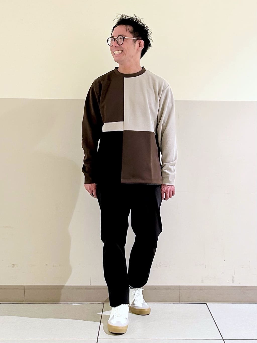 KENJI Iさんの「THE SHOP TK｜【一枚で着映える】パターンブロッキング長袖Tシャツ 洗濯機OK」を使ったコーディネート