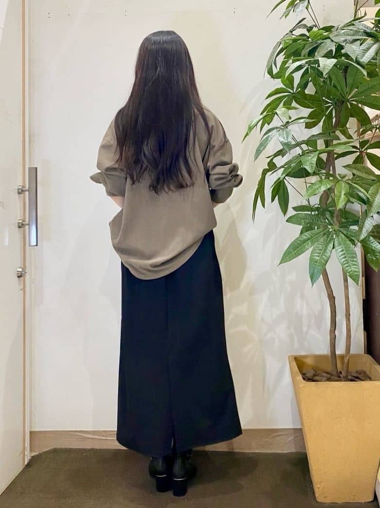 AYUMIさんの「SHOO･LA･RUE｜【洗濯後しわになりにくい】ポケット付き ナロースカート」を使ったコーディネート
