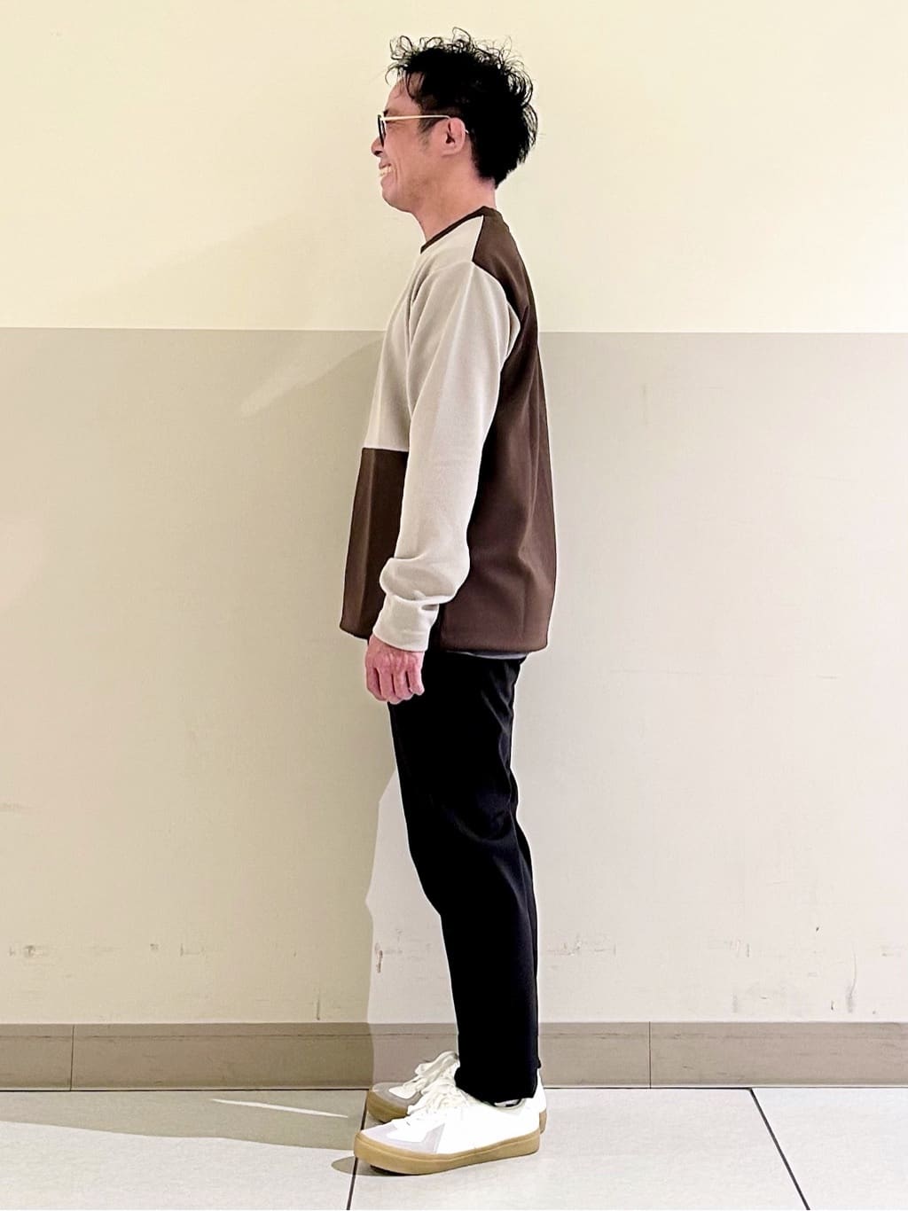 KENJI Iさんの「THE SHOP TK｜【一枚で着映える】パターンブロッキング長袖Tシャツ 洗濯機OK」を使ったコーディネート