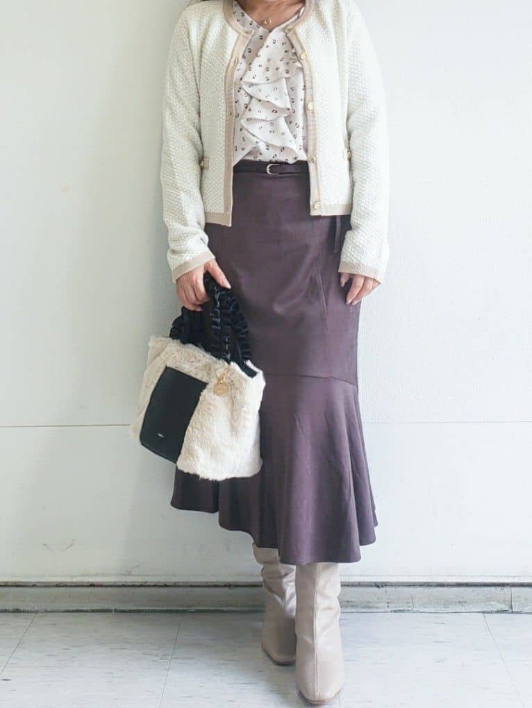 Riaさんの「index｜Vネックフリルブラウス【洗濯機OK／イージーアイロン】」を使ったコーディネート
