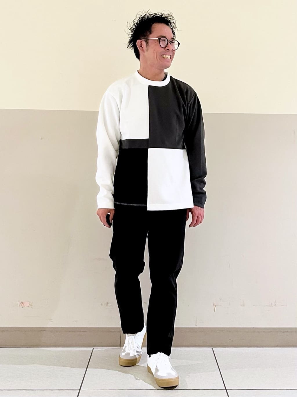 KENJI Iさんの「THE SHOP TK｜【一枚で着映える】パターンブロッキング長袖Tシャツ 洗濯機OK」を使ったコーディネート