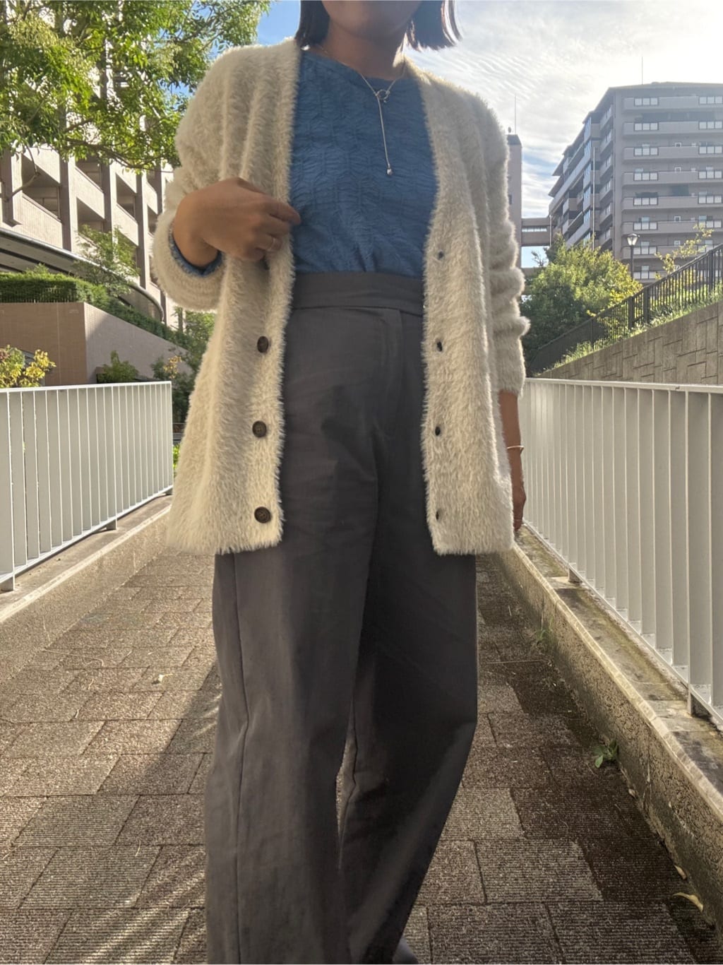 chさんの「THE SHOP TK｜【ふわふわあったか】フェザーカーディガン」を使ったコーディネート