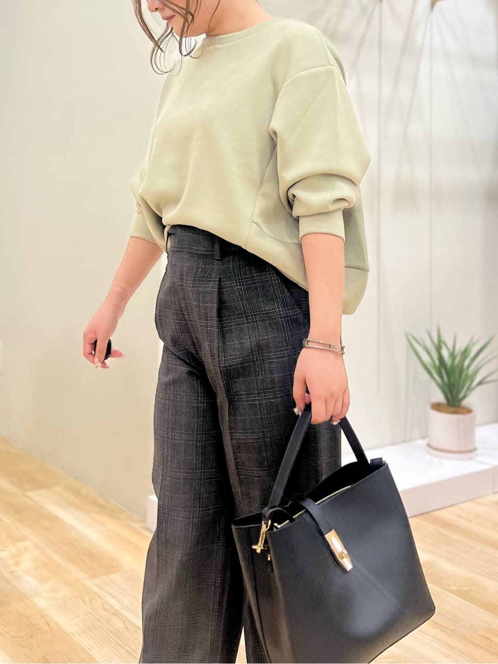 みことさんの「grove｜【洗える】毎日履きたいチェックワイドパンツ」を使ったコーディネート