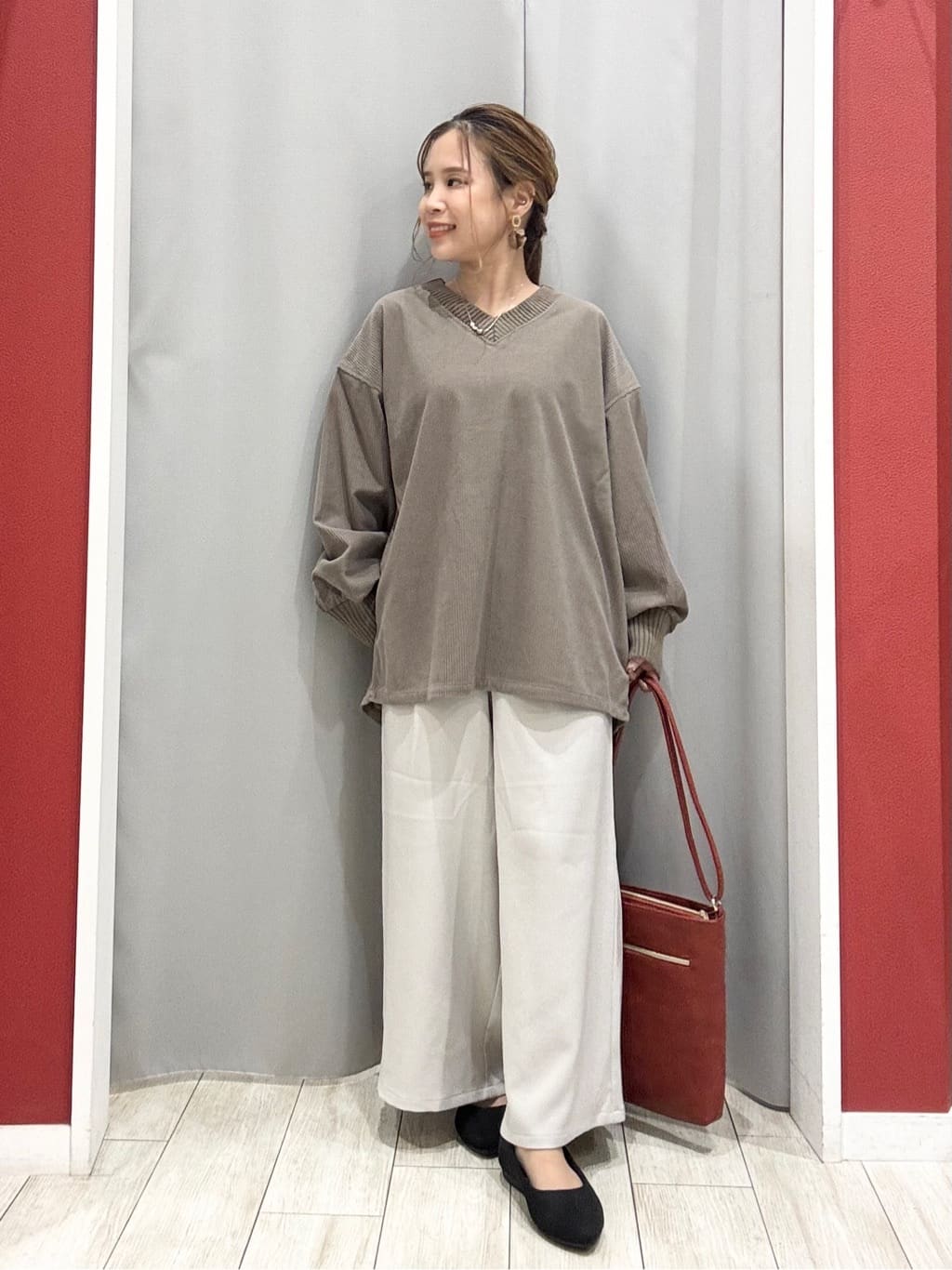 shioさんの「SHOO･LA･RUE｜ウエストまわりをすっきり魅せる デザインガウチョパンツ」を使ったコーディネート