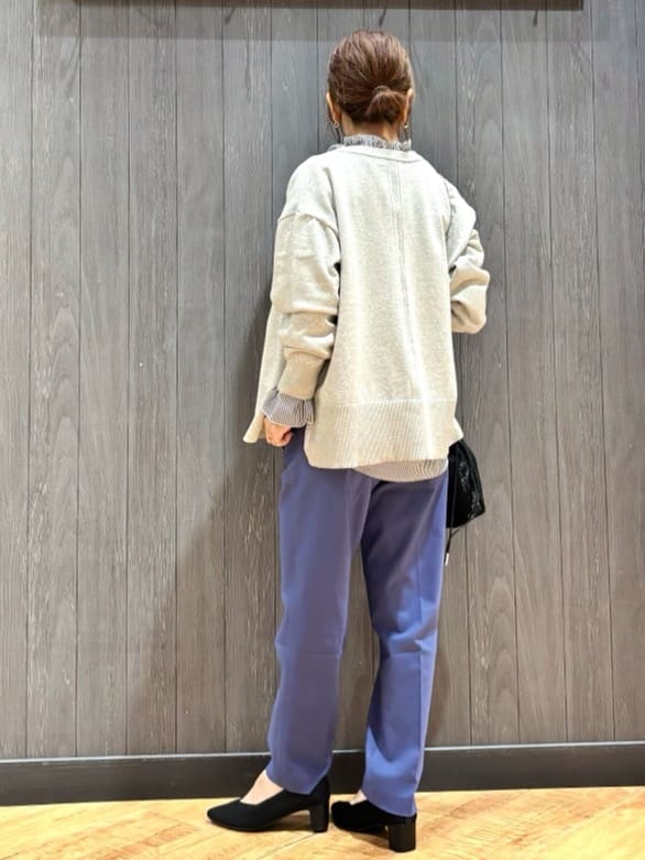 meiさんの「SHOO･LA･RUE｜【洗濯機可/S-3L/美脚シルエット】通勤・セレモニーにも　きちんと見えする ソフトスティックパンツ」を使ったコーディネート