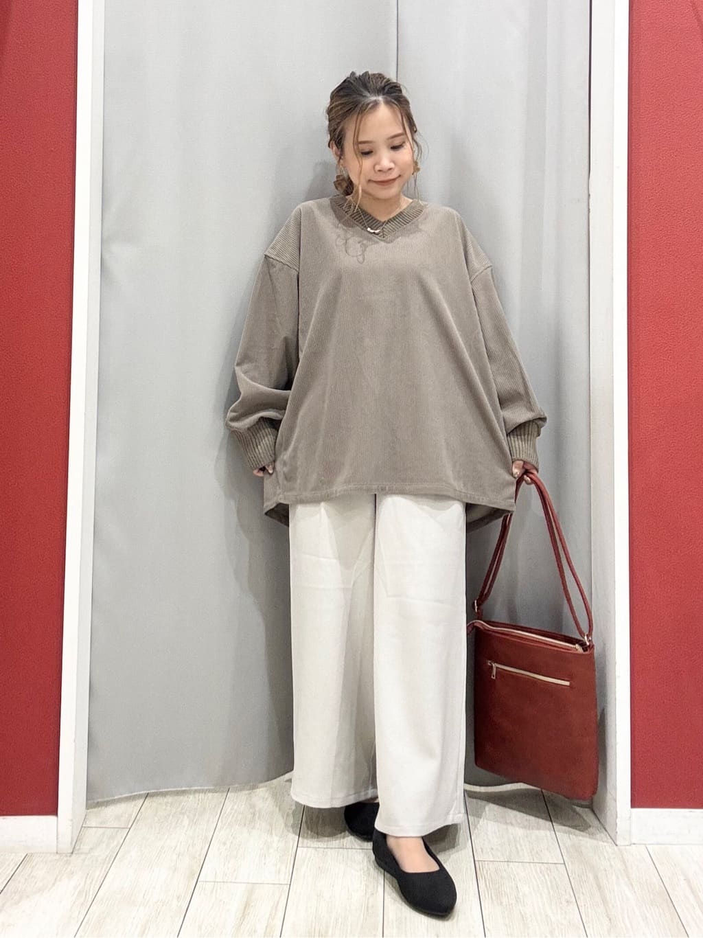 shioさんの「SHOO･LA･RUE｜ウエストまわりをすっきり魅せる デザインガウチョパンツ」を使ったコーディネート