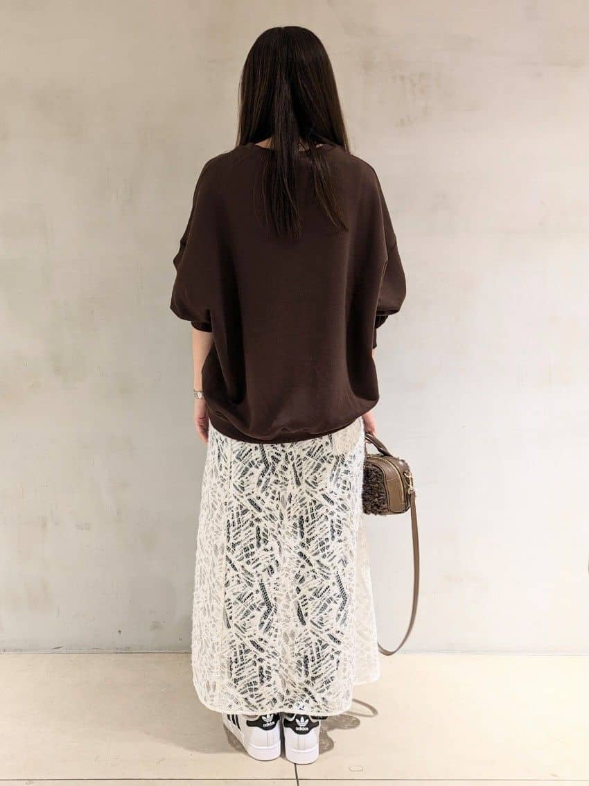 kanaさんの「UNTITLED｜【CHIGNON】別注ロゴスウェット」を使ったコーディネート
