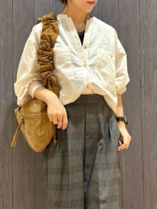 meiさんの「SHOO･LA･RUE｜【S-LL/セットアップ可/洗濯後しわになりにくい】きちんと見え タックワイドパンツ」を使ったコーディネート