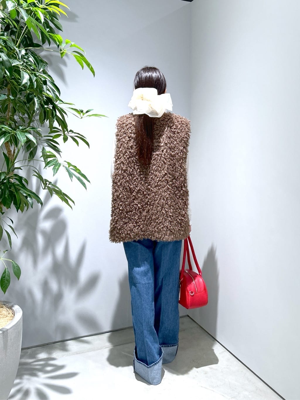 Renoさんの「INDIVI｜オンブレチェックビスチェ」を使ったコーディネート