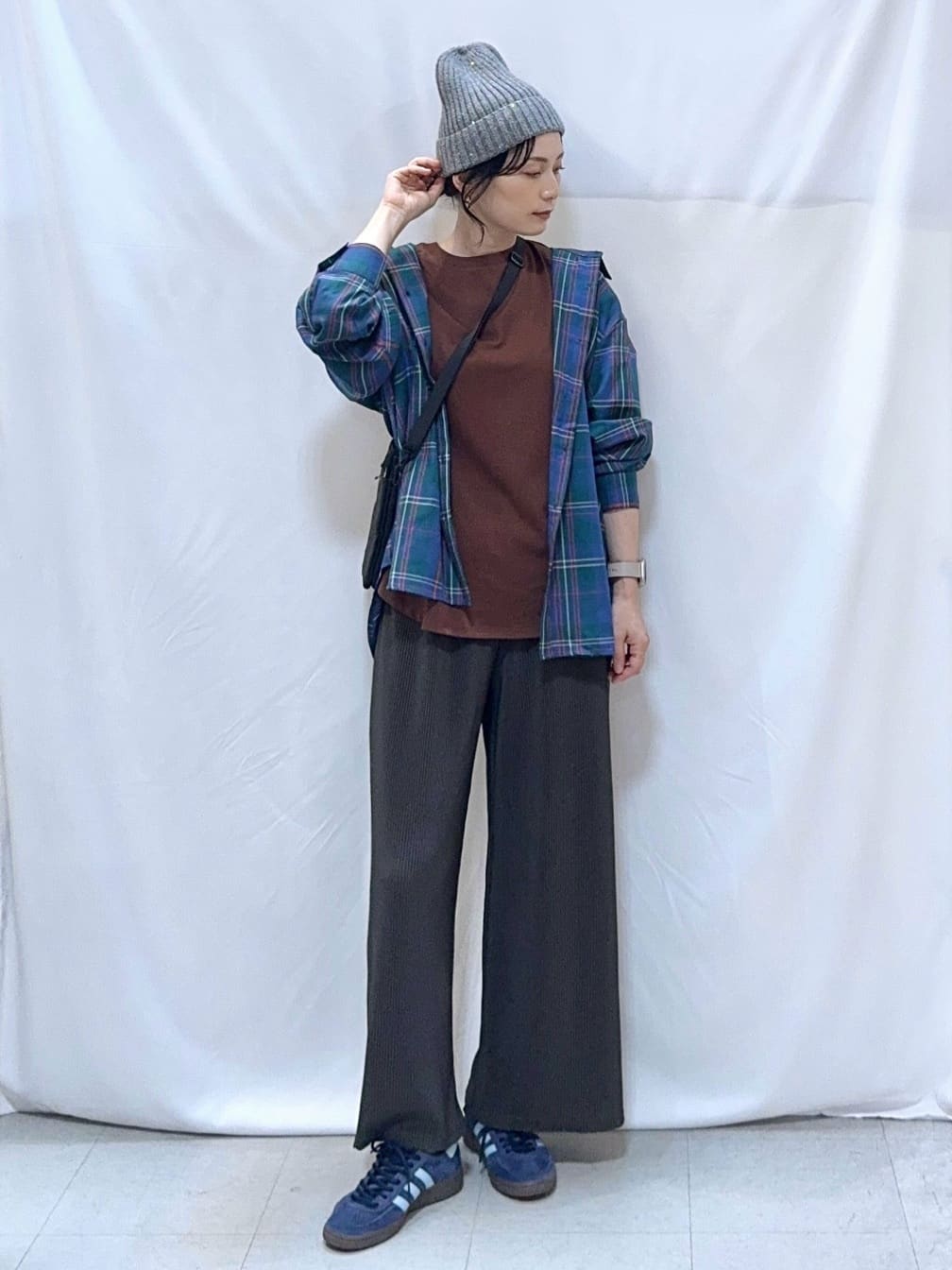 𝐇𝐢𝐫𝐨𝐦𝐢さんの「SHOO･LA･RUE｜【洗濯機可/S-LL】程よい抜け感 大人のチェックシャツ」を使ったコーディネート