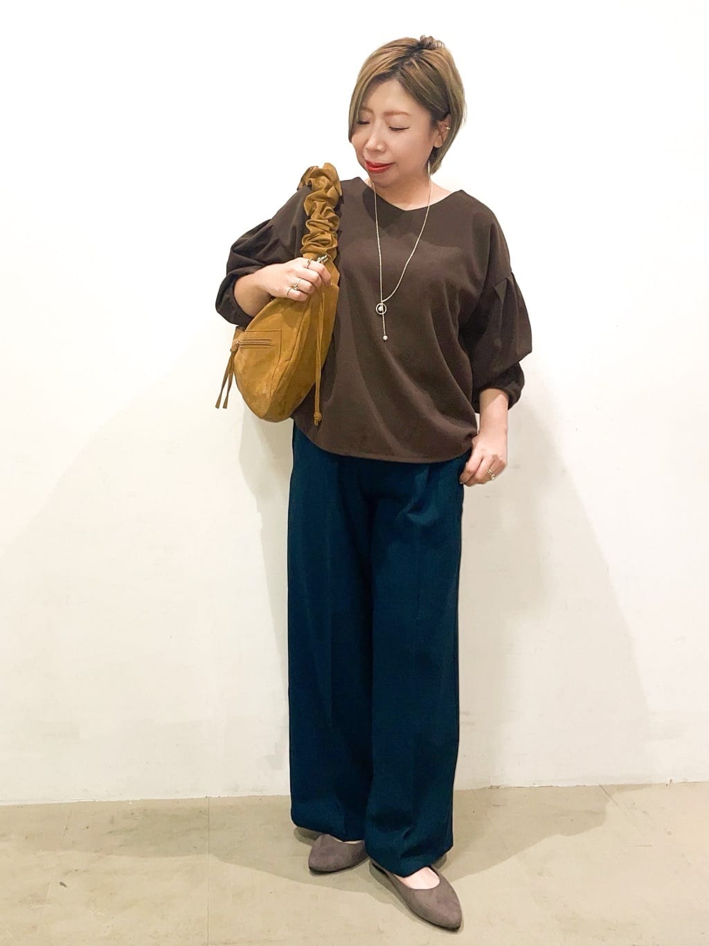 Ricoさんの「SHOO･LA･RUE｜【2点セット/7分袖】大人のきれい見え お袖タック入りアクセ付きトップス」を使ったコーディネート