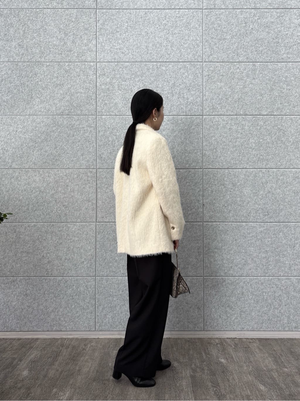 ひなさんの「INDIVI｜Comfy SET UP｜イージーストレートワイドパンツ【セットアップ対応／通勤/カセット服】」を使ったコーディネート
