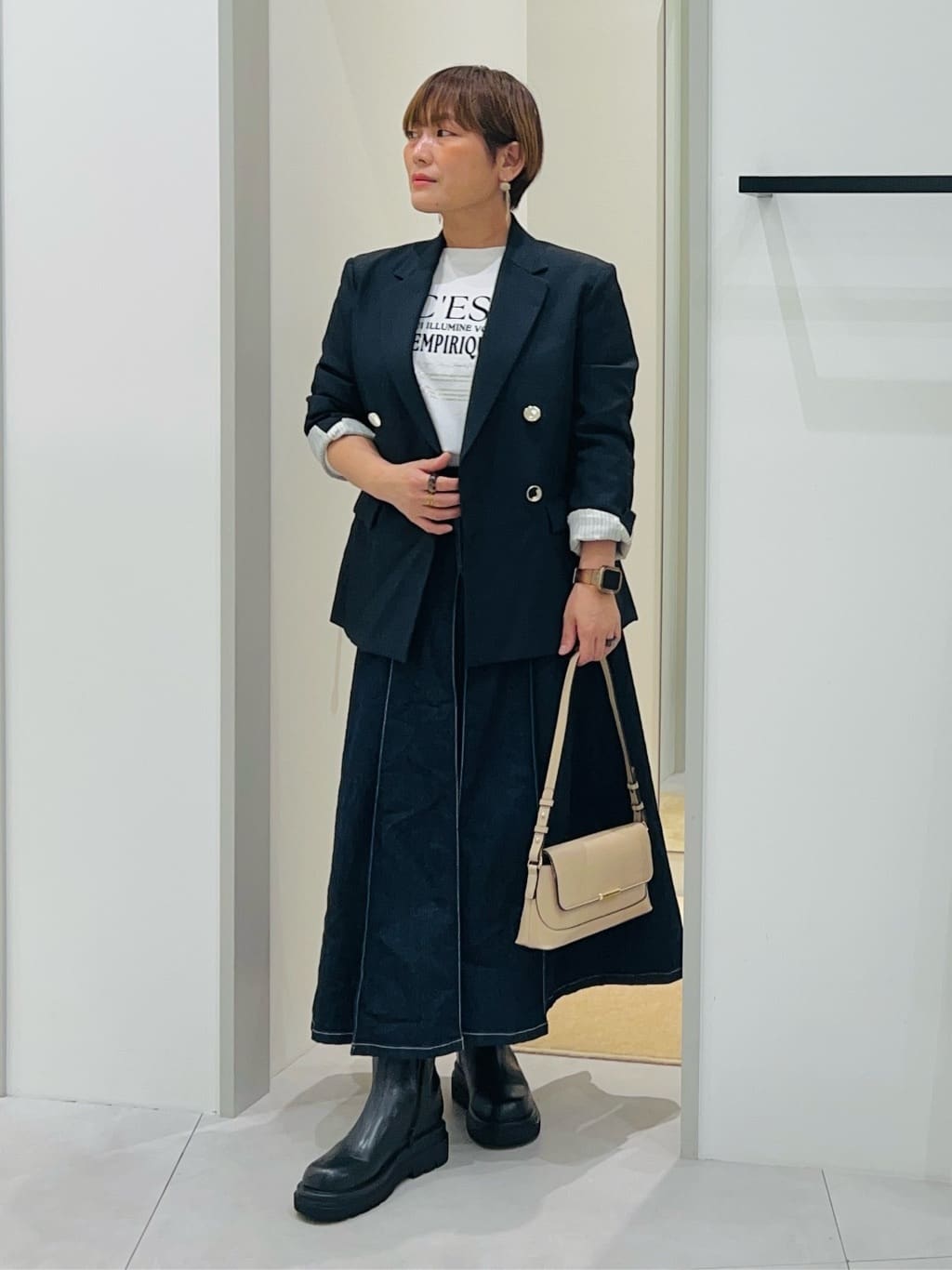 タナさんの「THE SHOP TK｜【今羽織るなら】ダブルブレストジャケット【セットアップ可/洗える】」を使ったコーディネート